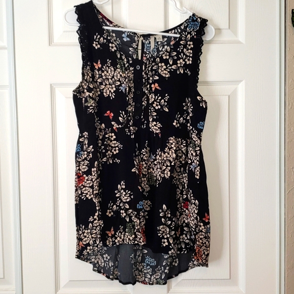 LC Lauren Conrad Tops - Cute loose sleeveless blouse